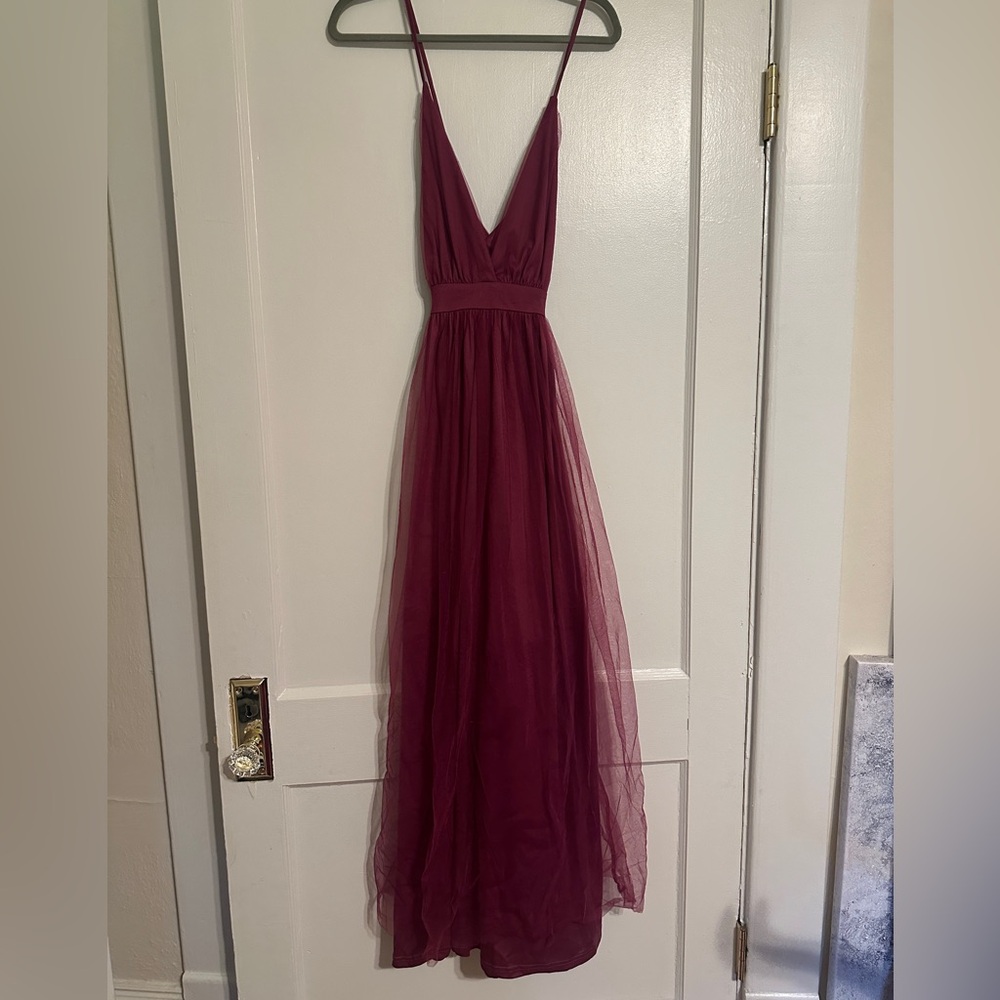Elegant Burgundy Maxi Dress